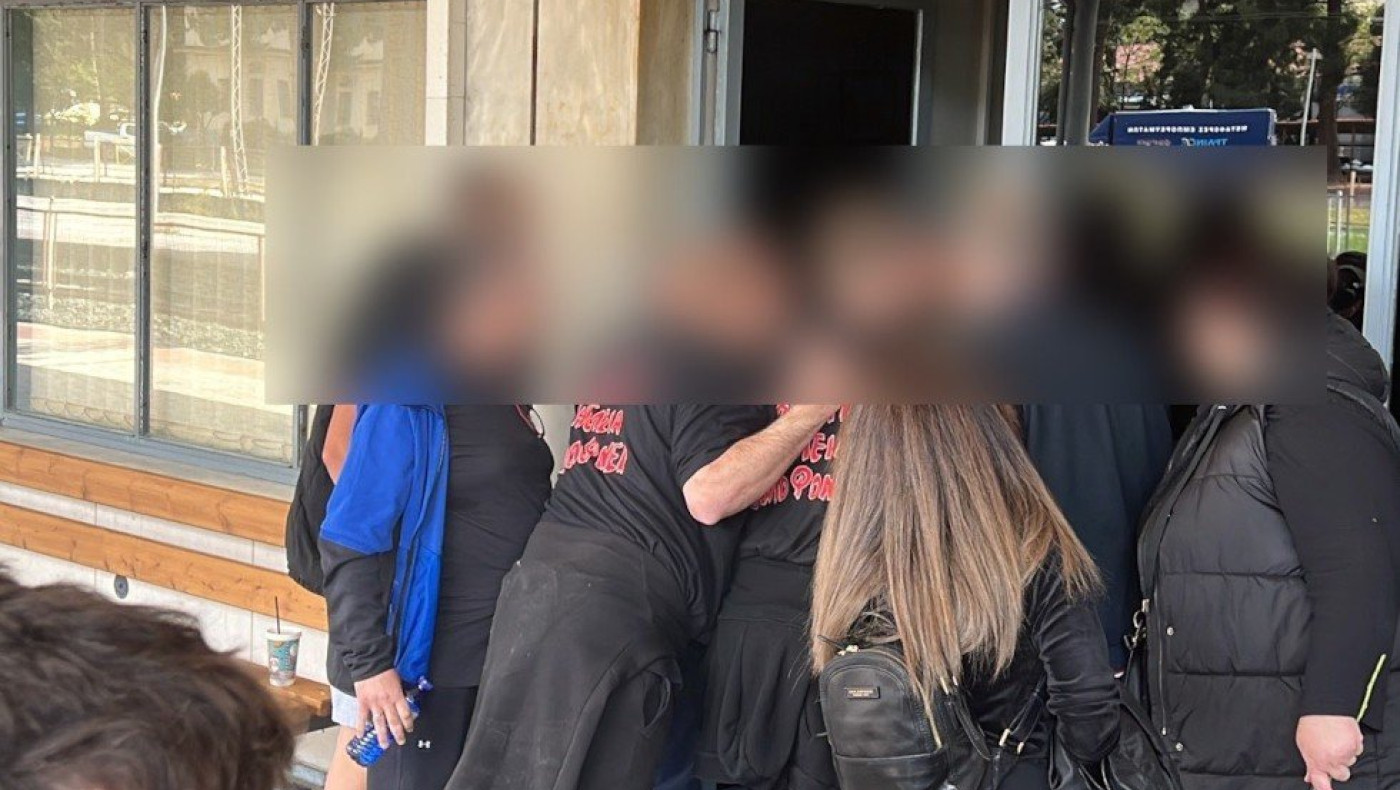 Επεισόδια στον ΟΣΕ Λάρισας: Συγγενείς θυμάτων των Τεμπών διαπληκτίστηκαν με εργαζόμενους