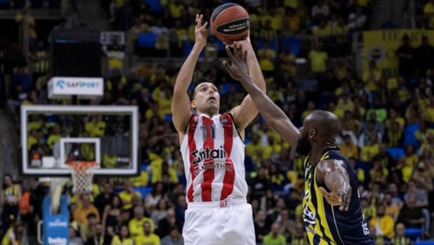 Σλούκας: Τον αποθέωσε η σύζυγός του για το buzzer beater