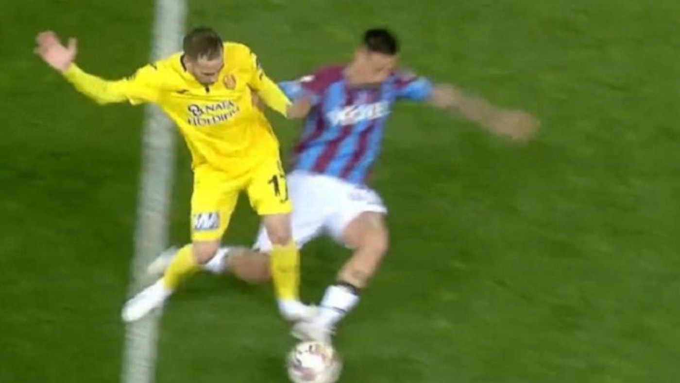 Ο Κίτσιου αποβλήθηκε στο 10' για επικίνδυνο πάτημα στον Χάμσικ