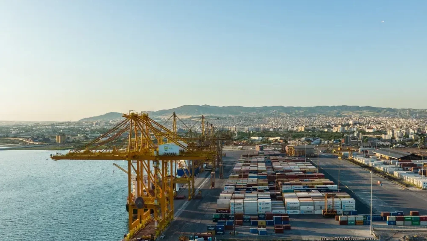 Θεσσαλονίκη: Στο νοσοκομείο 44χρονος χειριστής οχήματος στο λιμάνι – Γλίστρησε σε σκάλα