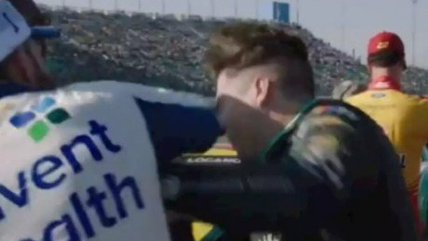 NASCAR: Χάος με ξύλο μεταξύ των οδηγών (vid)