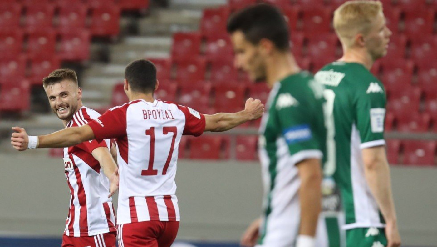 Ο Ολυμπιακός έσβησε το όνειρο τίτλου για τον Παναθηναϊκό