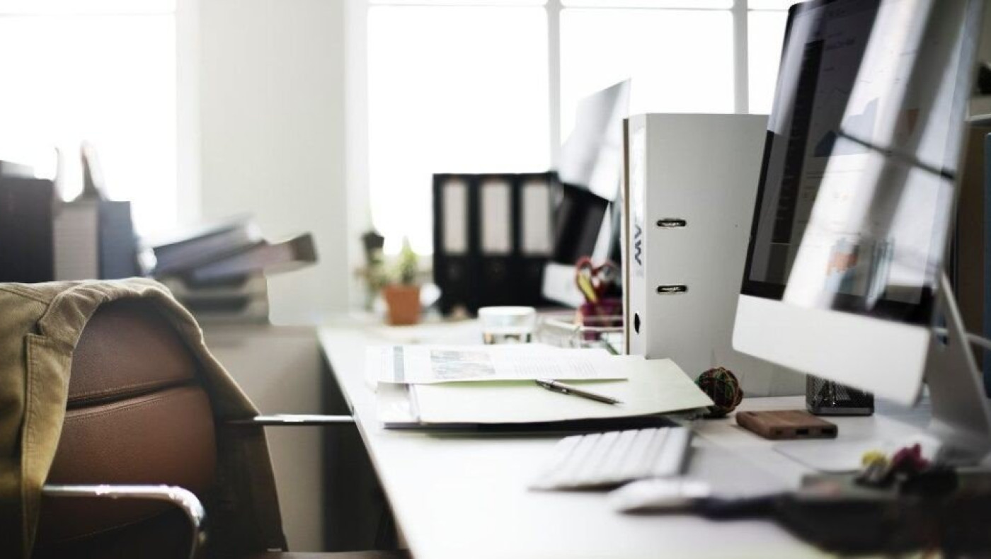 Επίδομα σε δημοσίους υπαλλήλους: Ποιοι δικαιούνται 300 ευρώ τον μήνα