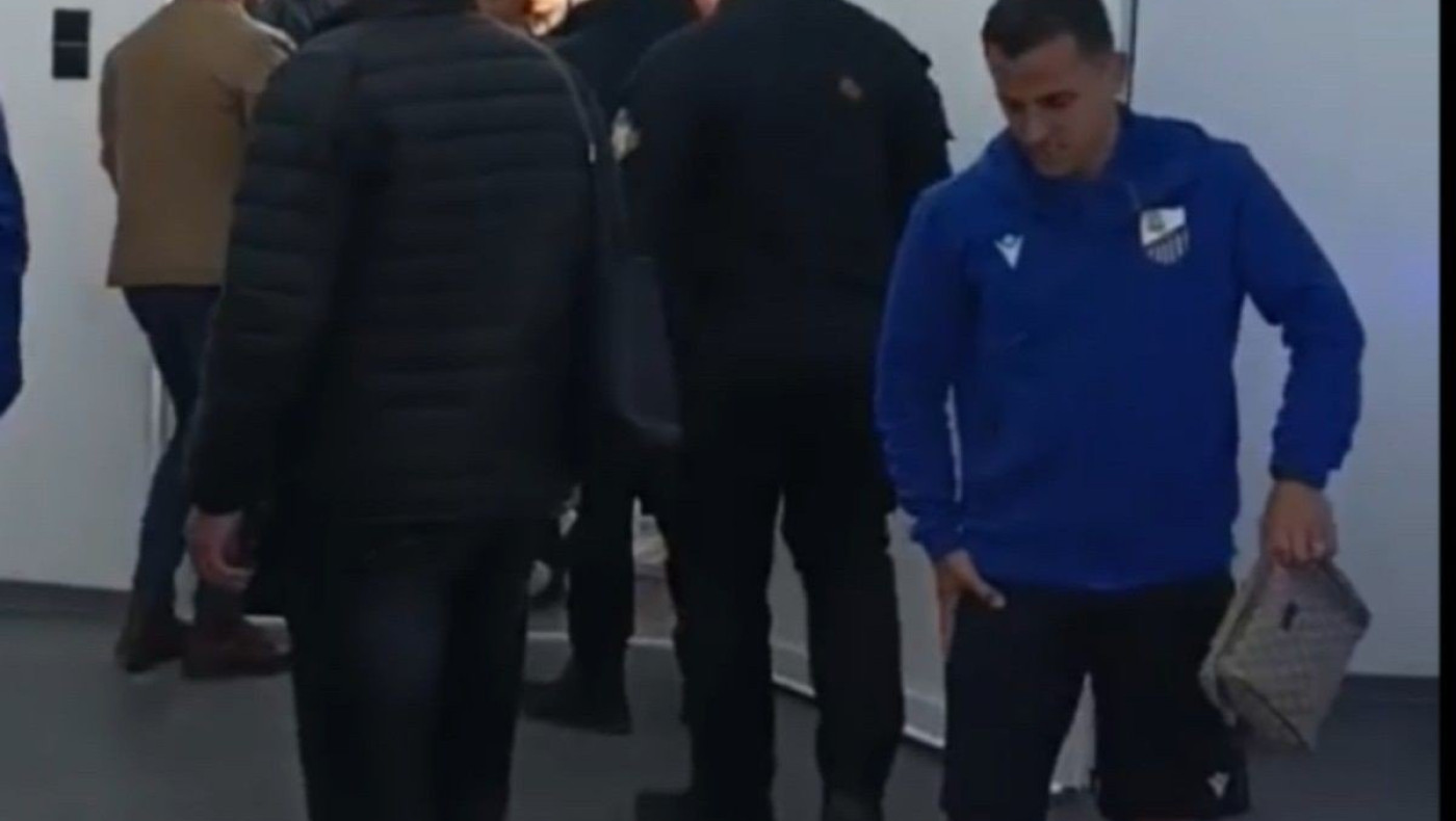 Ιωνικός-Λαμία: Ο Μαρτίνεθ δέχθηκε κλωτσιά έξω από τα αποδυτήρια