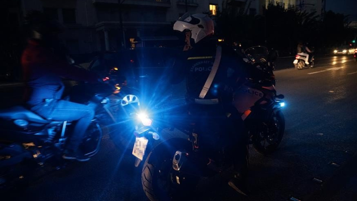 Χαλάνδρι: Αστυνομική καταδίωξη δύο αυτοκινήτων τη νύχτα