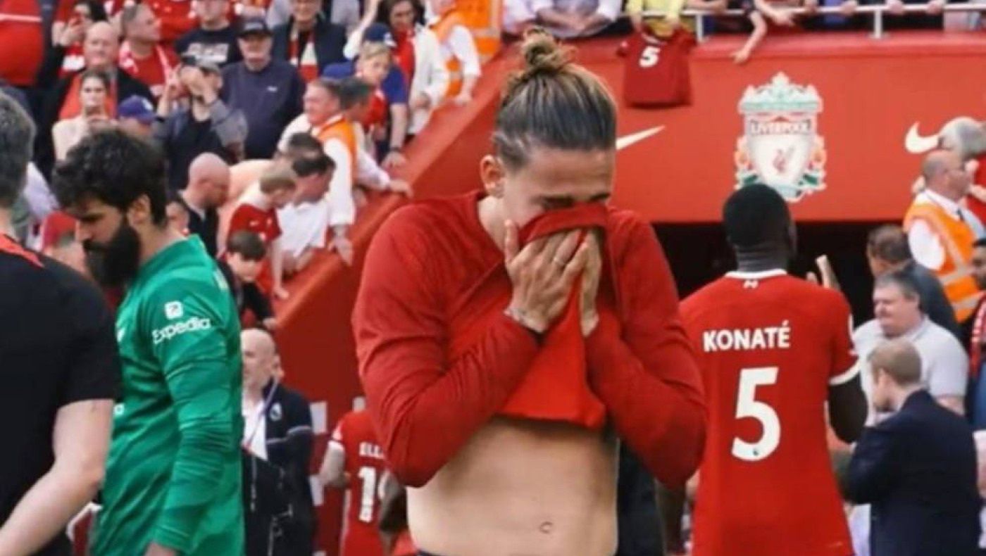 Τσιμίκας: Ξέσπασε σε κλάματα στο «αντίο» του Φιρμίνο στη Λίβερπουλ