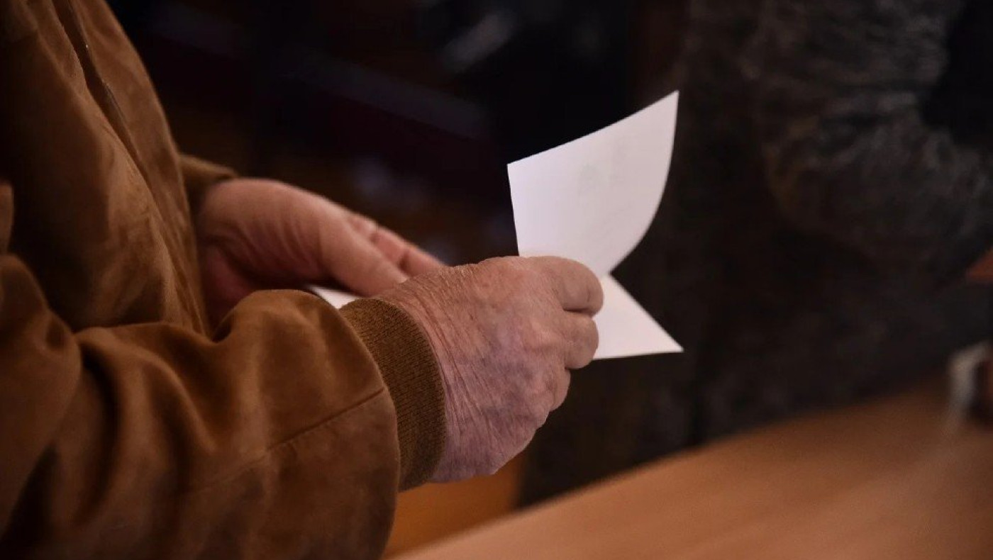 Πέρασε η επιστολική ψήφος, αλλά μόνο για τις ευρωεκλογές