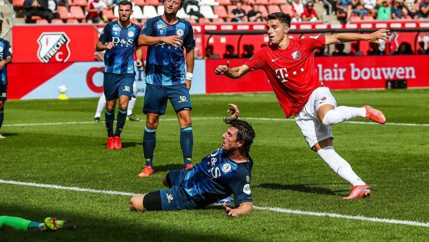 «Λίρα 100»: My name is Τάσος Δουβίκας!