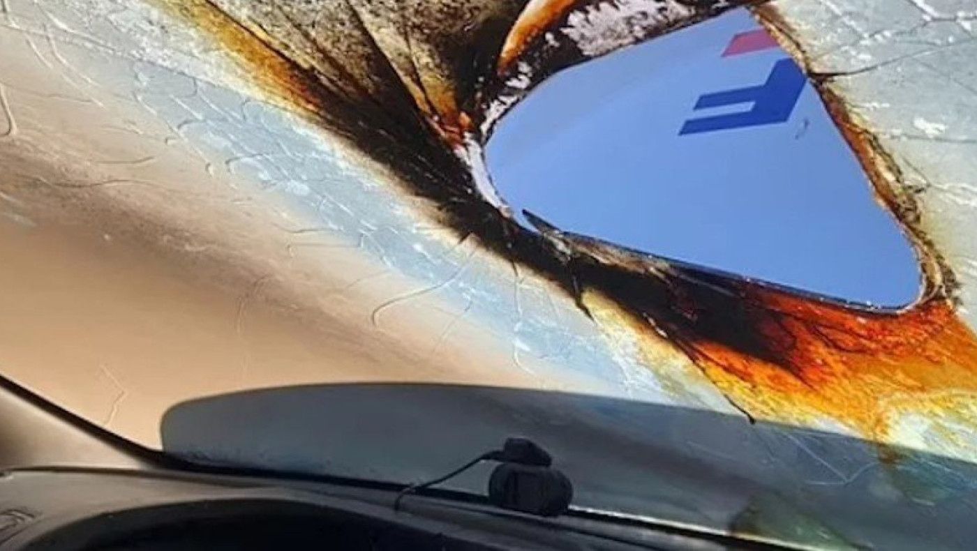 Απίθανο: Έπιασε φωτιά το αυτοκίνητό του γιατί άφησε τα γυαλιά ηλίου στο ταμπλό!