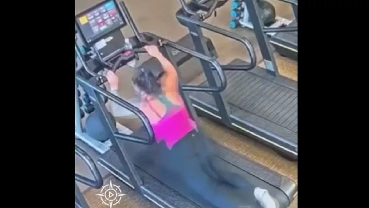 Διάδρομος ρούφηξε το κολάν κοπέλας ενώ έτρεχε και... ξεγυμνώθηκε