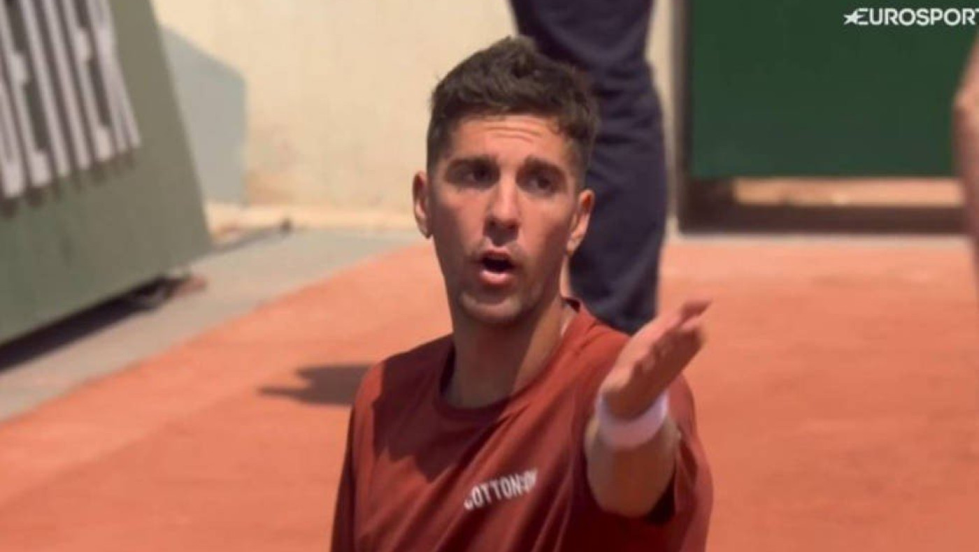 Roland Garros: Έξαλλος με διαιτητή ο Κοκκινάκης-«Θέλεις να κατουρήσω στο κορτ;»