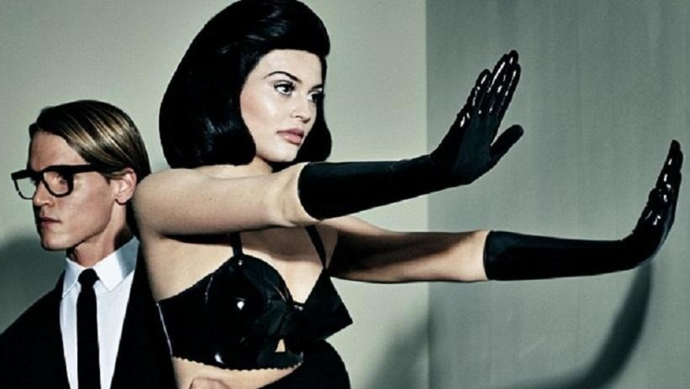 Η Κάιλι Τζένερ ντύθηκε sex doll και μας... ξεσήκωσε! (pics)