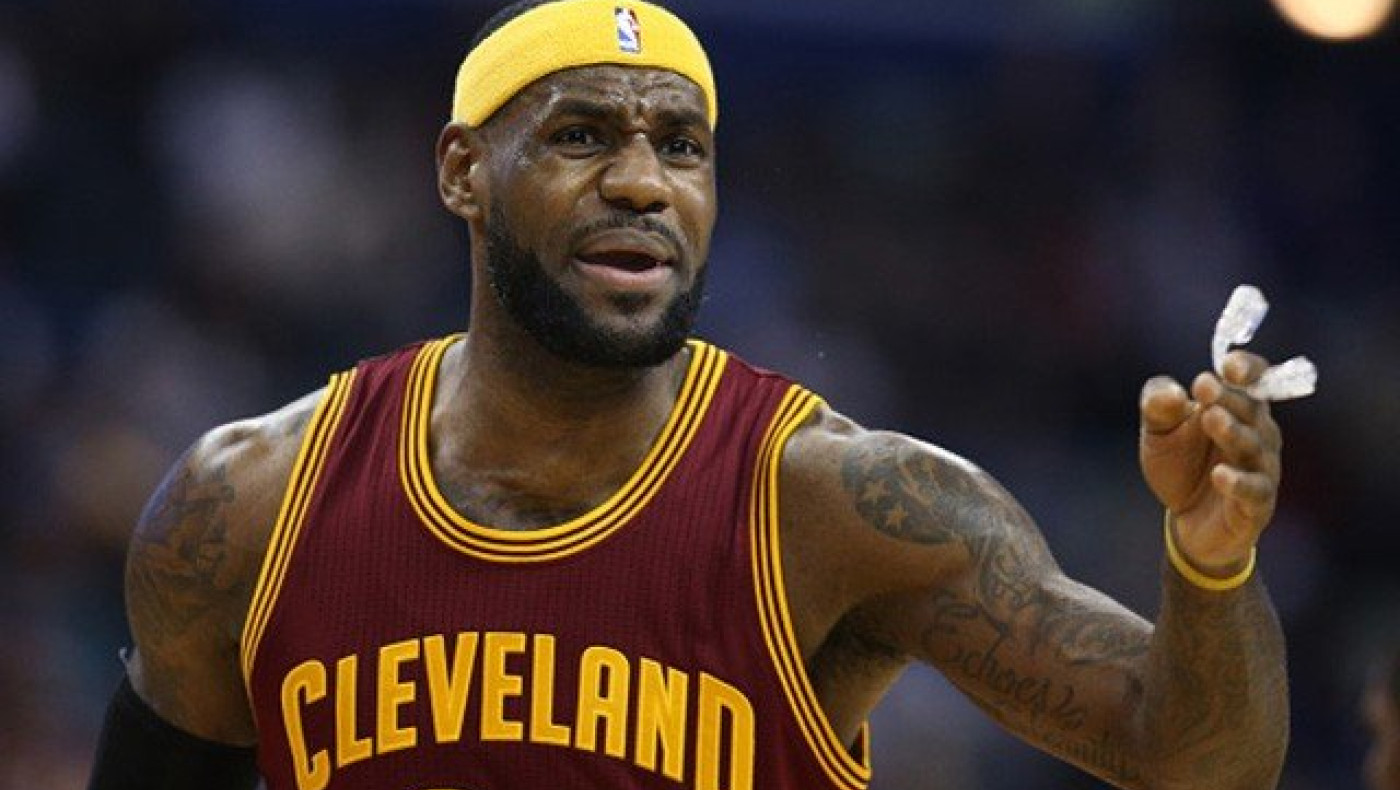 Το buzzer beater του Λεμπρόν (video)