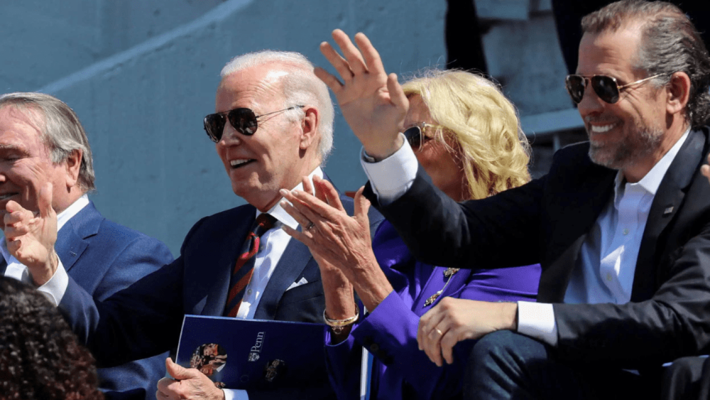 Ο γιος του Μπάιντεν, γυμνός με ιερόδουλες και ναρκωτικά