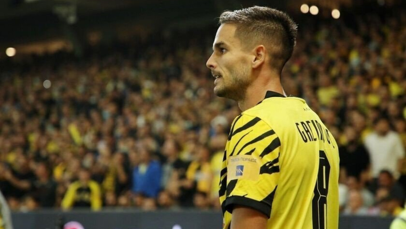 AEK για Γκατσίνοβιτς: «Δεν προγραμματίζεται κάποια επέμβαση»