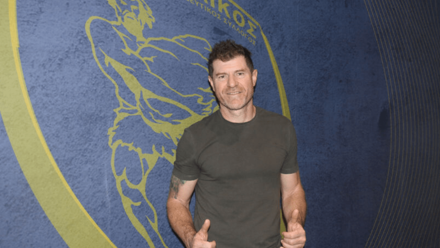 Ο Γκάμπριελ Σούρερ στην άκρη του πάγκου του Παναιτωλικού!