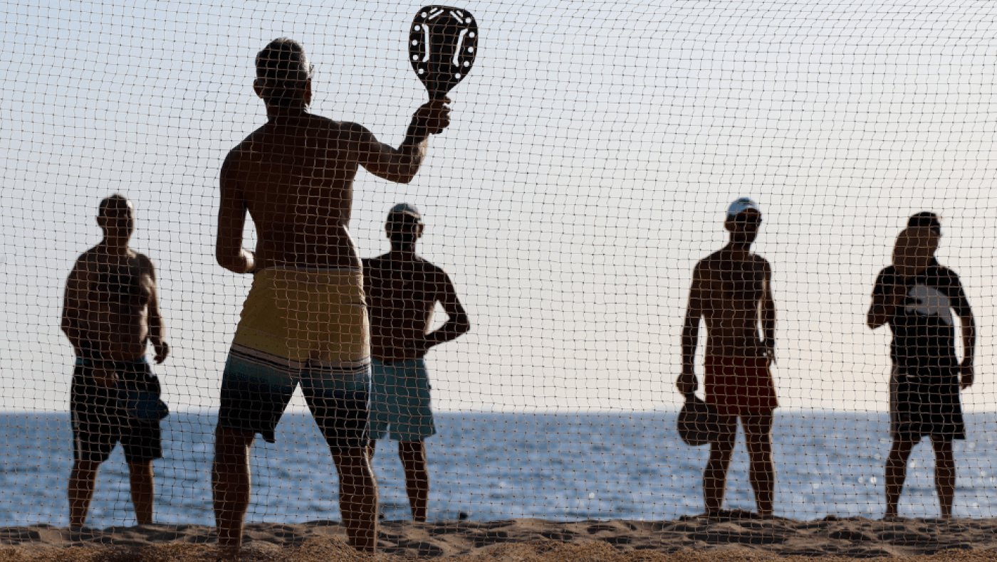 Ρακέτες τέλος σε γνωστές παραλίες - Τι πρόστιμο υπάρχει!