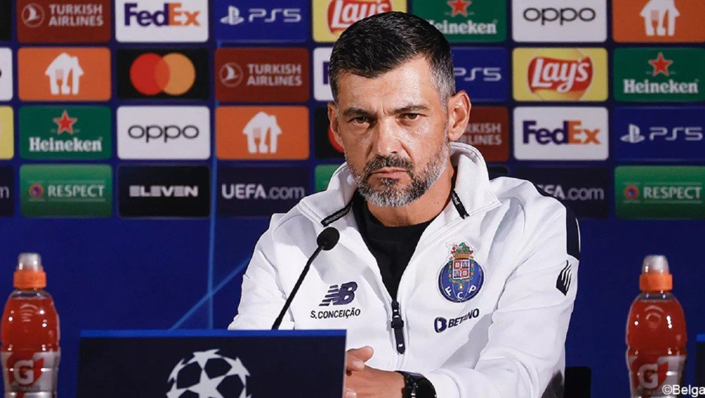 Μήνυμα με... αεροπλάνο σε Κονσεϊσάο από οπαδούς της Πόρτο (vid)