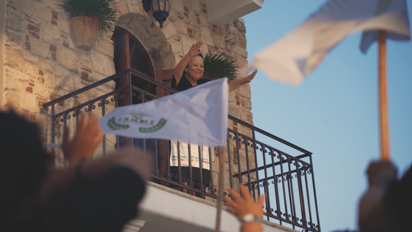 Κρήτη: Οι viral γιαγιάδες ξαναχτυπούν με το κόμμα «Γ.Κ.ΡΙ.ΝΤ.Σ»