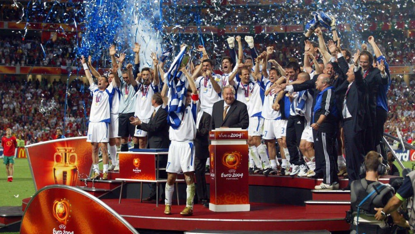 Ο ανεπανάληπτος θρίαμβος του ελληνικού ποδοσφαίρου κι η... πεταμένη στα σκουπίδια ευκαιρία αξιοποίησής του