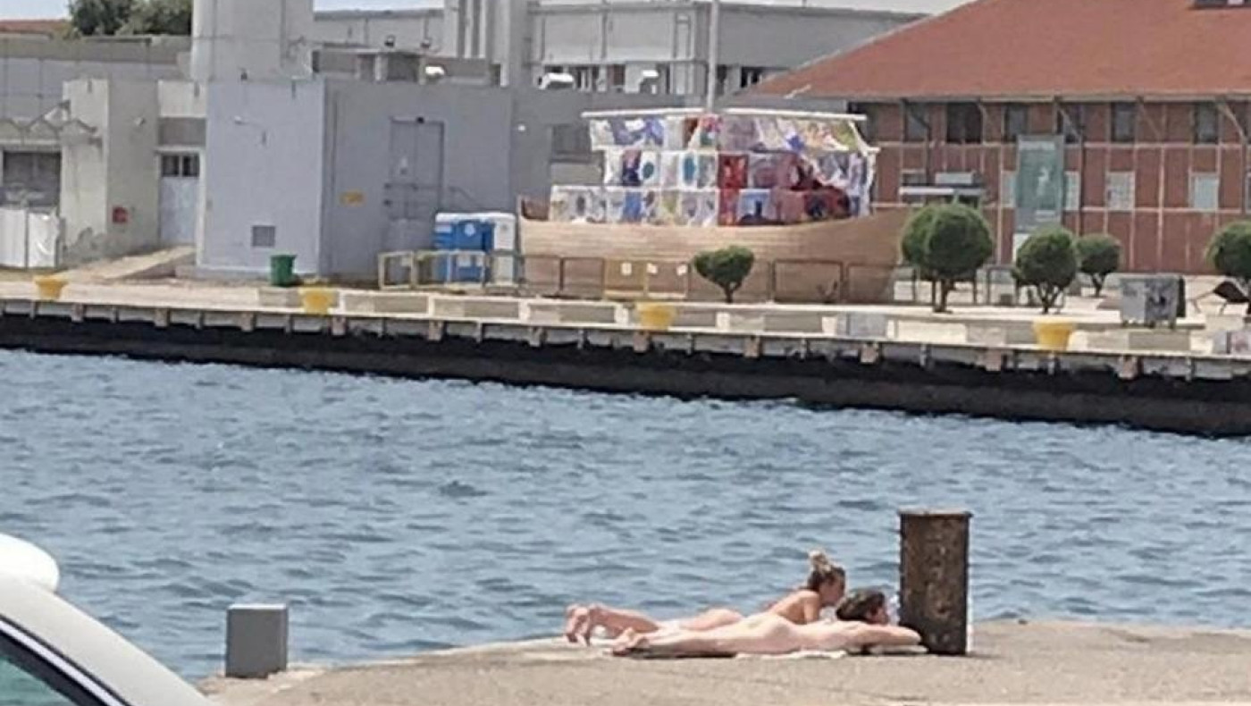 Θεσσαλονίκη: Νεαρές… έκαναν ηλιοθεραπεία στην Λ. Νίκης