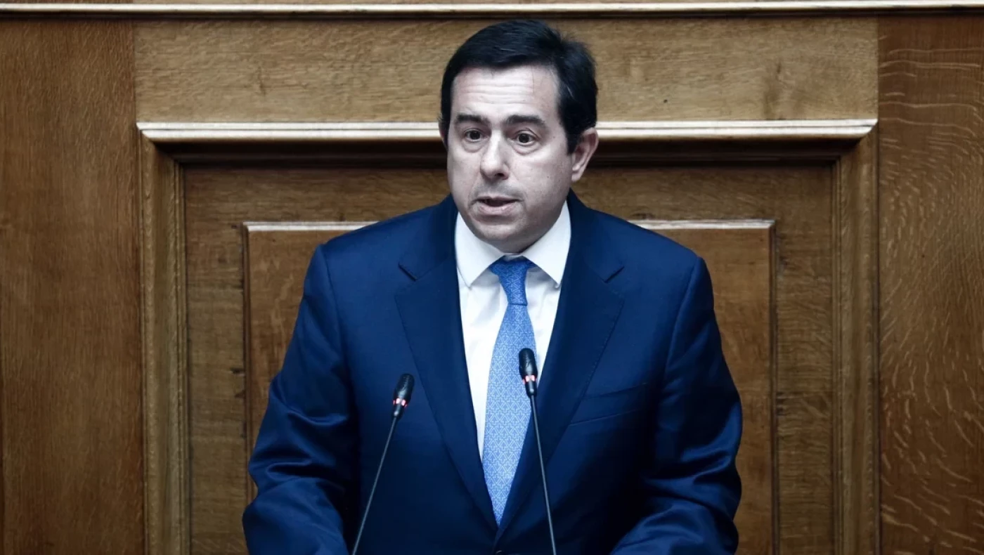 Μηταράκης: Τον Σεπτέμβριο οι νέες ταυτότητες σε μέγεθος πιστωτικής