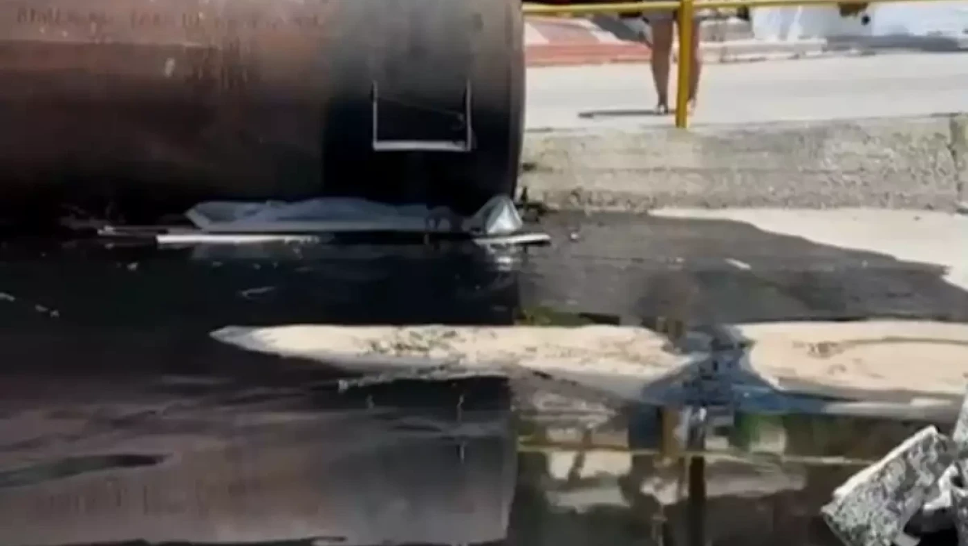 Μεγάλη καταστροφή στη Χαλκιδική: Έσπασε βυτίο με λάδια και γέμισε το Πόρτο Κουφό