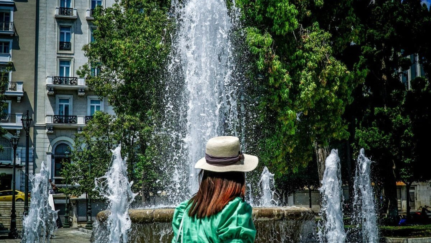 Καύσωνας Κλέων: Βαράει κόκκινο ο υδράργυρος- Αγγίζει τους 44 βαθμούς η θερμοκρασία