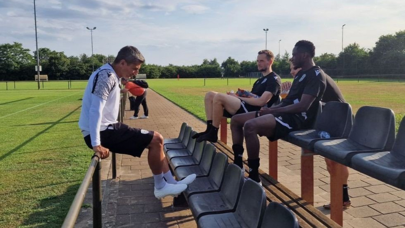 Το πρώτο τετ-α-τετ Λουτσέσκου με Μπάμπα και Κεντζιόρα