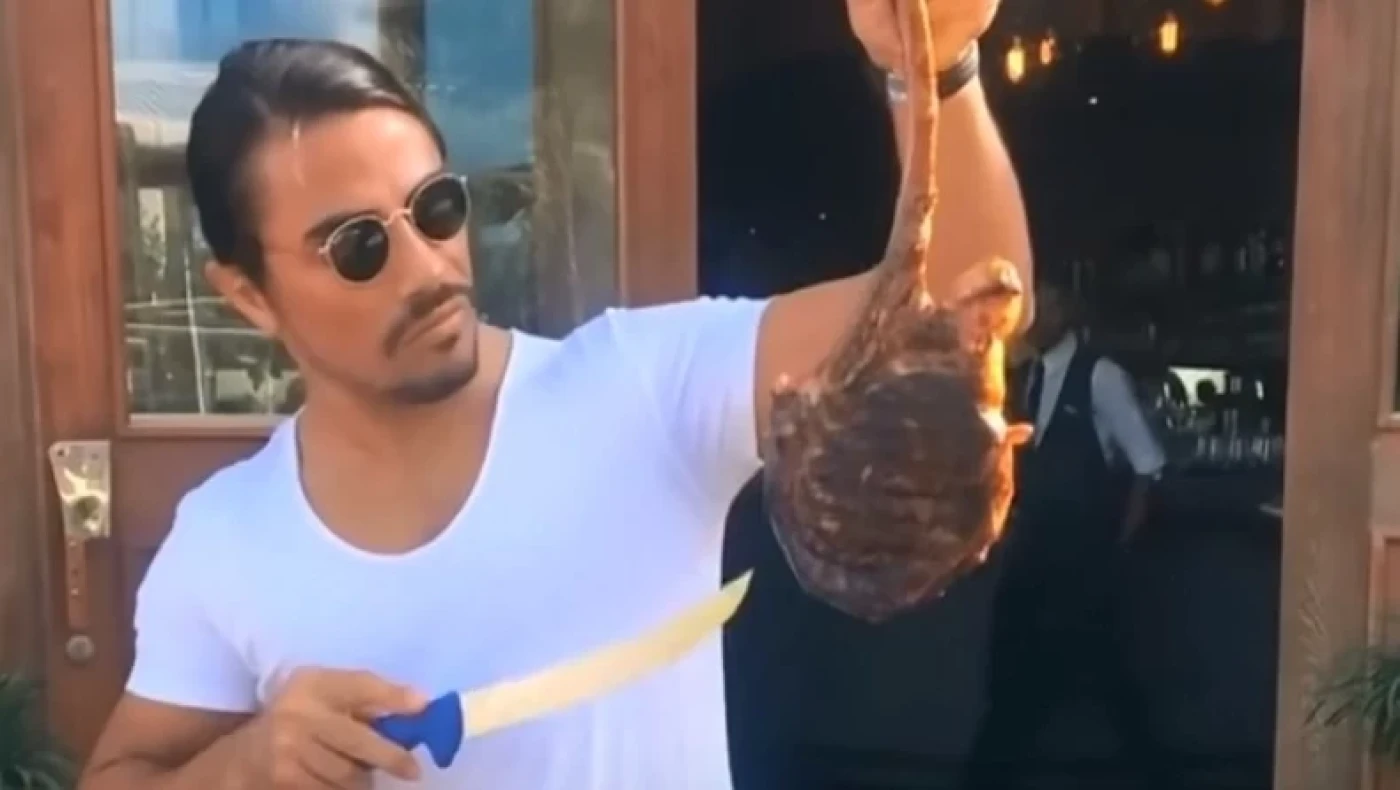 Ο πληθωρισμός χτύπησε και τον Salt Bae: Δημιούργησε νέο... οικονομικό μενού