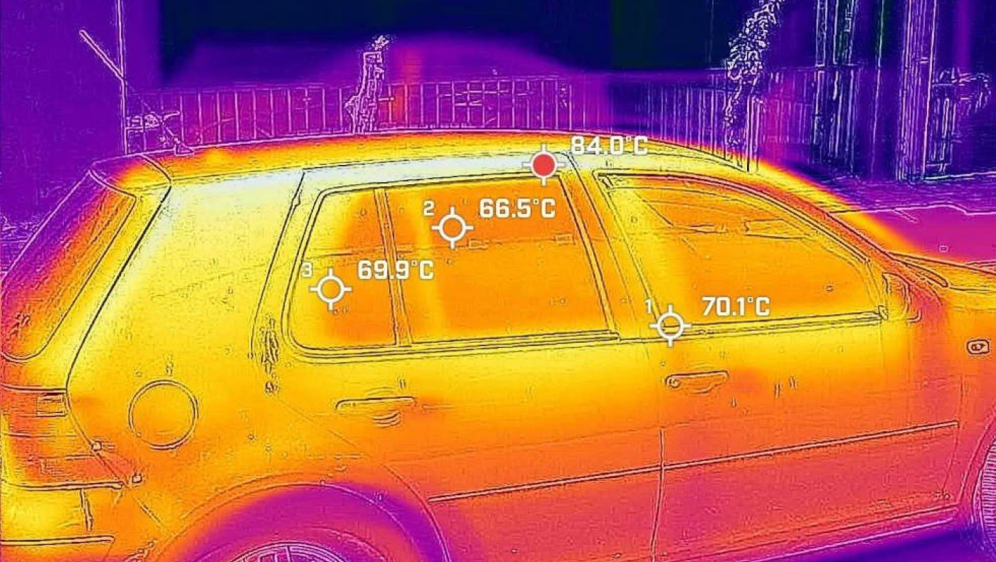 Καύσωνας Κλέων: Ασύλληπτες θερμοκρασίες-84 βαθμοί στην οροφή αυτοκινήτου