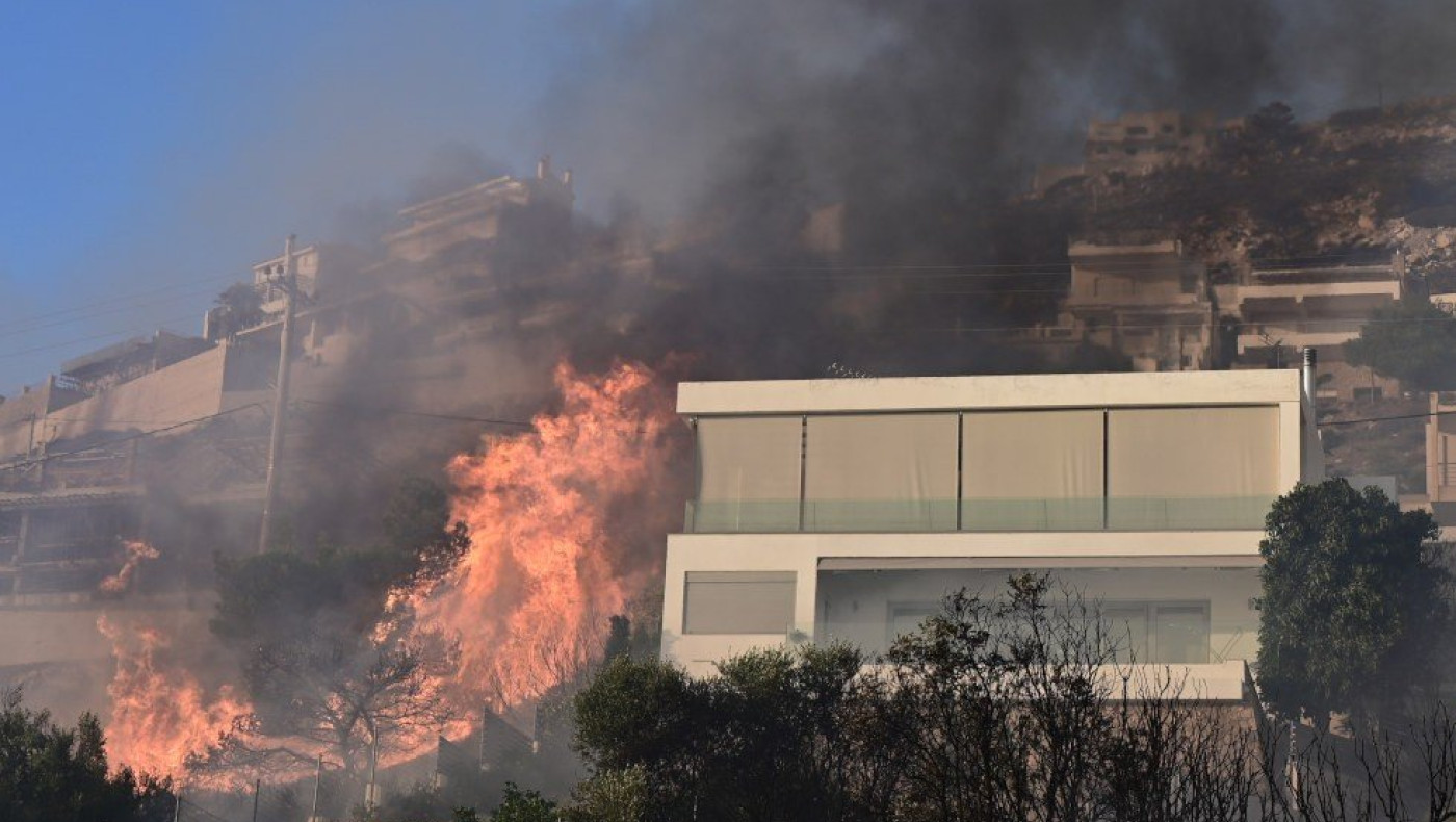 Απίστευτο: Ιδιοκτήτρια Airbnb ρωτούσε αν έπρεπε να χρεώσει τους πελάτες που έφυγαν λόγω της πυρκαγιάς