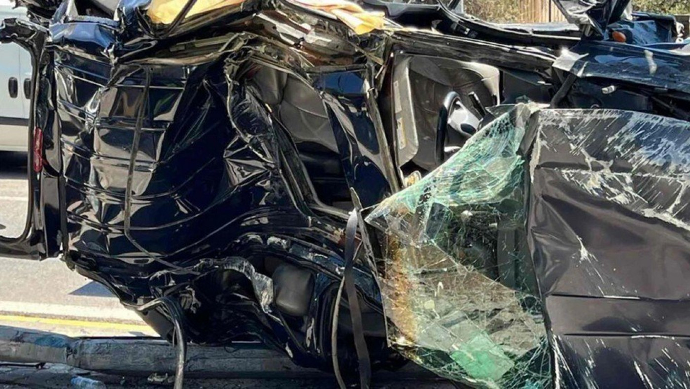 Τροχαίο στη Λ. Μαραθώνος: Άμορφη μάζα το τζιπ του Πολεμικού Ναυτικού - Χαροπαλεύει ο ναύτης