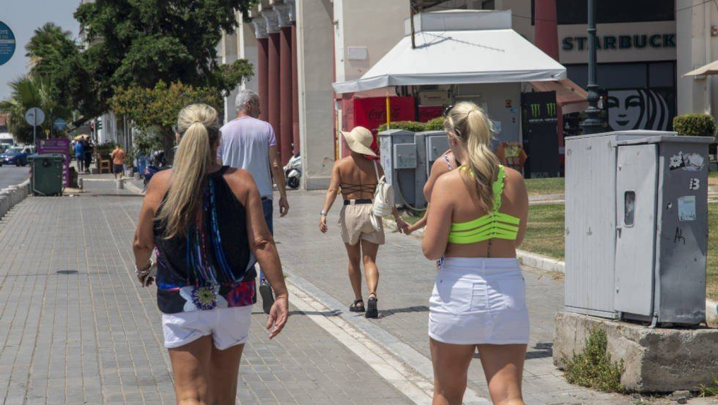 Καιρός: Καύσωνας προ των πυλών- Πότε θα «αγγίξει» τους 44 βαθμούς (vid)