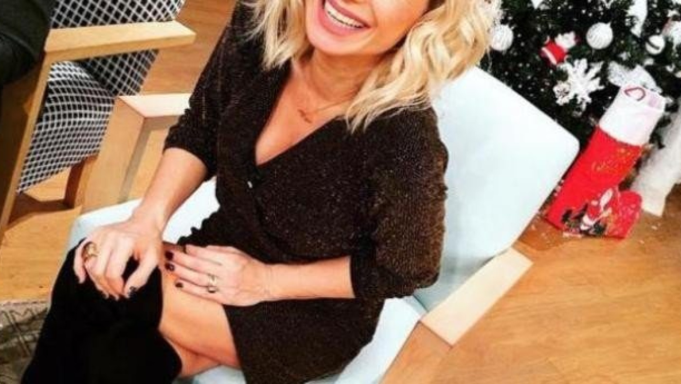 Σέξι εμφάνιση Ελληνίδας παρουσιάστριας στον 5ο μήνα της εγκυμοσύνης της(PICS)