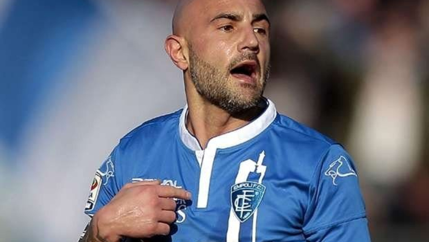 «Κεράστηκε» μπύρα μετά το γκολ ο Μακαρόνε!! (video)