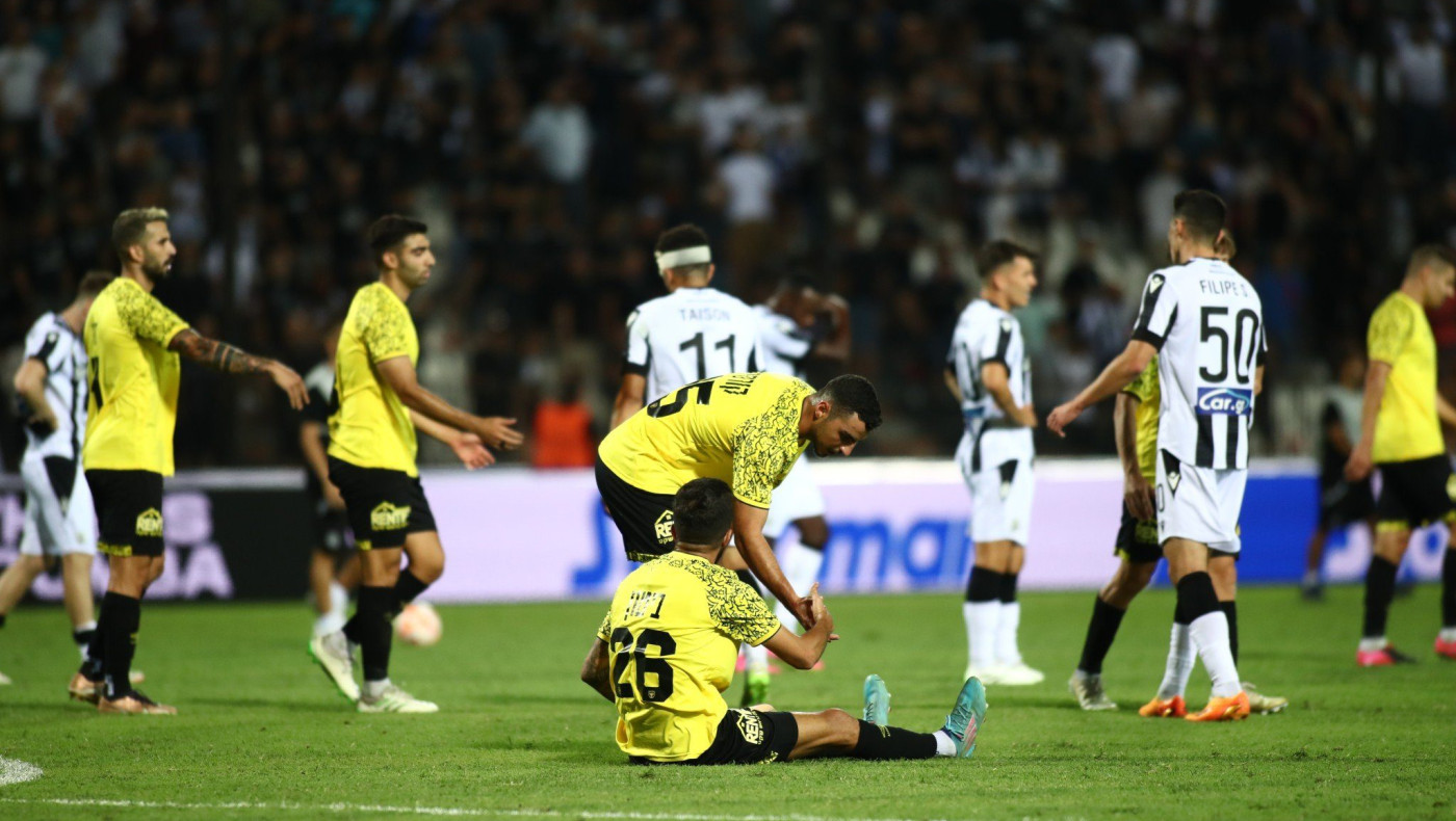 Το απίστευτο αυτογκόλ της Μπεϊτάρ που έβαλε μπροστά στο σκορ τον ΠΑΟΚ