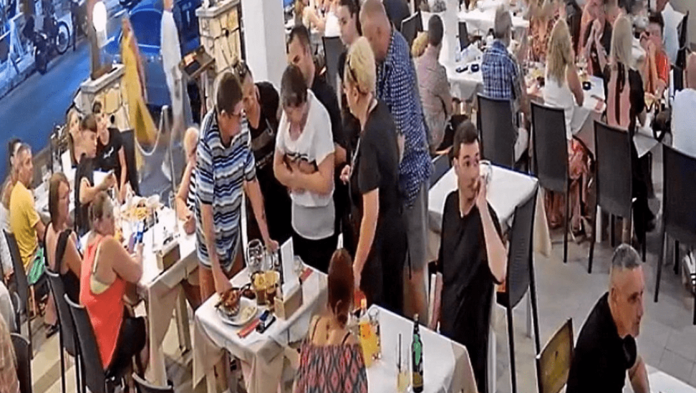 Ζάκυνθος: Σερβιτόρος έσωσε γυναίκα από πνιγμό με λαβή Χάιμλιχ