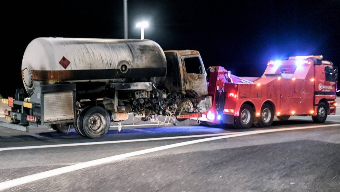 Δίωξη στον οδηγό του βυτιοφόρου που πήρε φωτιά στην Ε.Ο Αθηνών-Κορίνθου