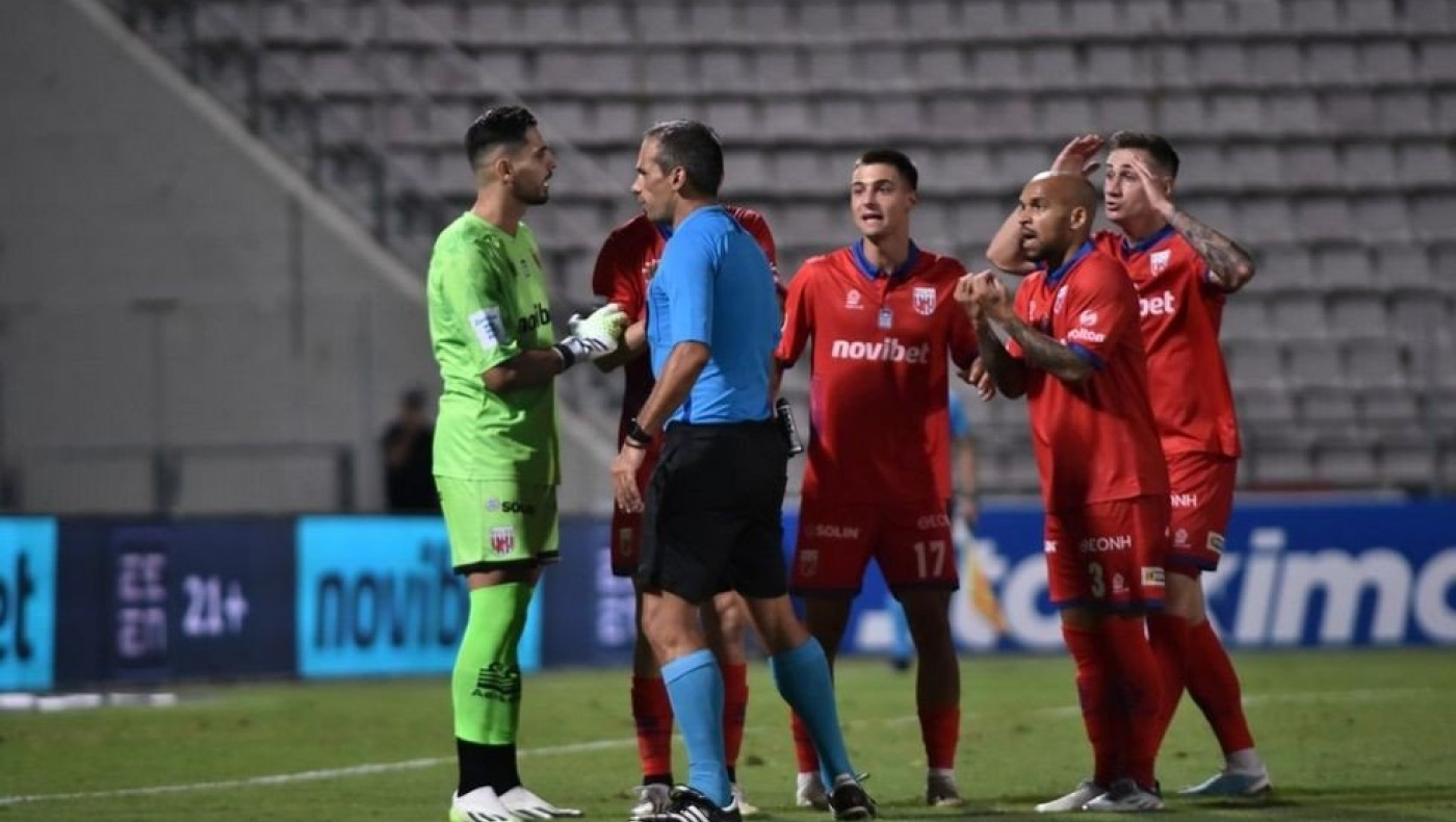 Βόλος: «Προτείνουμε στον κ. Μπένετ στο σεμινάριο διαιτησίας να δείξει τις αποφάσεις διαιτητή και VAR στο Μαρσέιγ - Παναθηναϊκός»