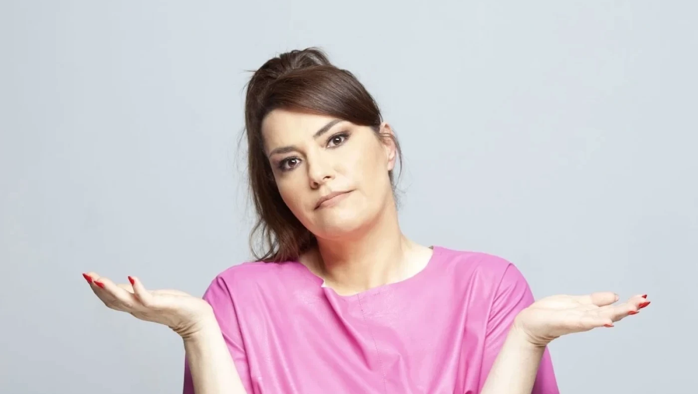 Κατερίνα Ζαρίφη: «Όλοι εσείς που παντρευτήκατε και κάνατε παιδί έχετε φτιάξει τη ζωή σας;»