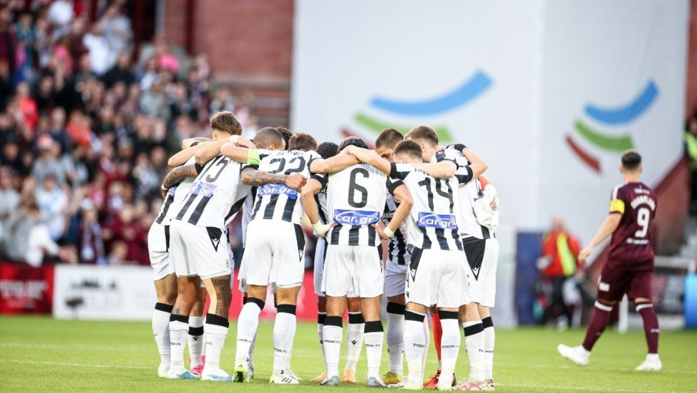 Συγκίνησε ο Βιεϊρίνια πριν την σέντρα του αγώνα με την Χαρτς: «Σήμερα παίζουμε και για τον Άγγελο και την σύζυγό του»