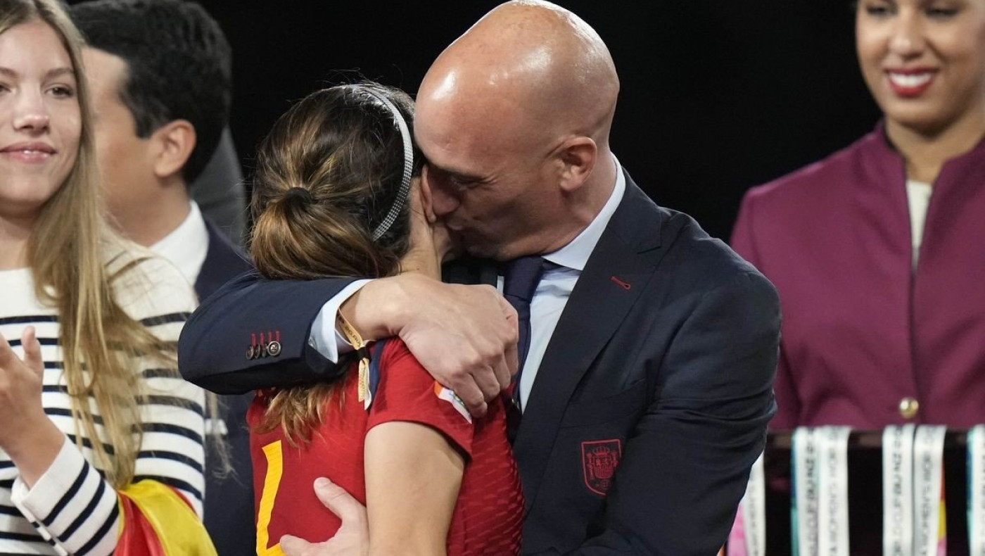 Νέες αποκαλύψεις για τον πρόεδρο την ομοσπονδίας Ισπανίας από πρώην συνάδελφο του