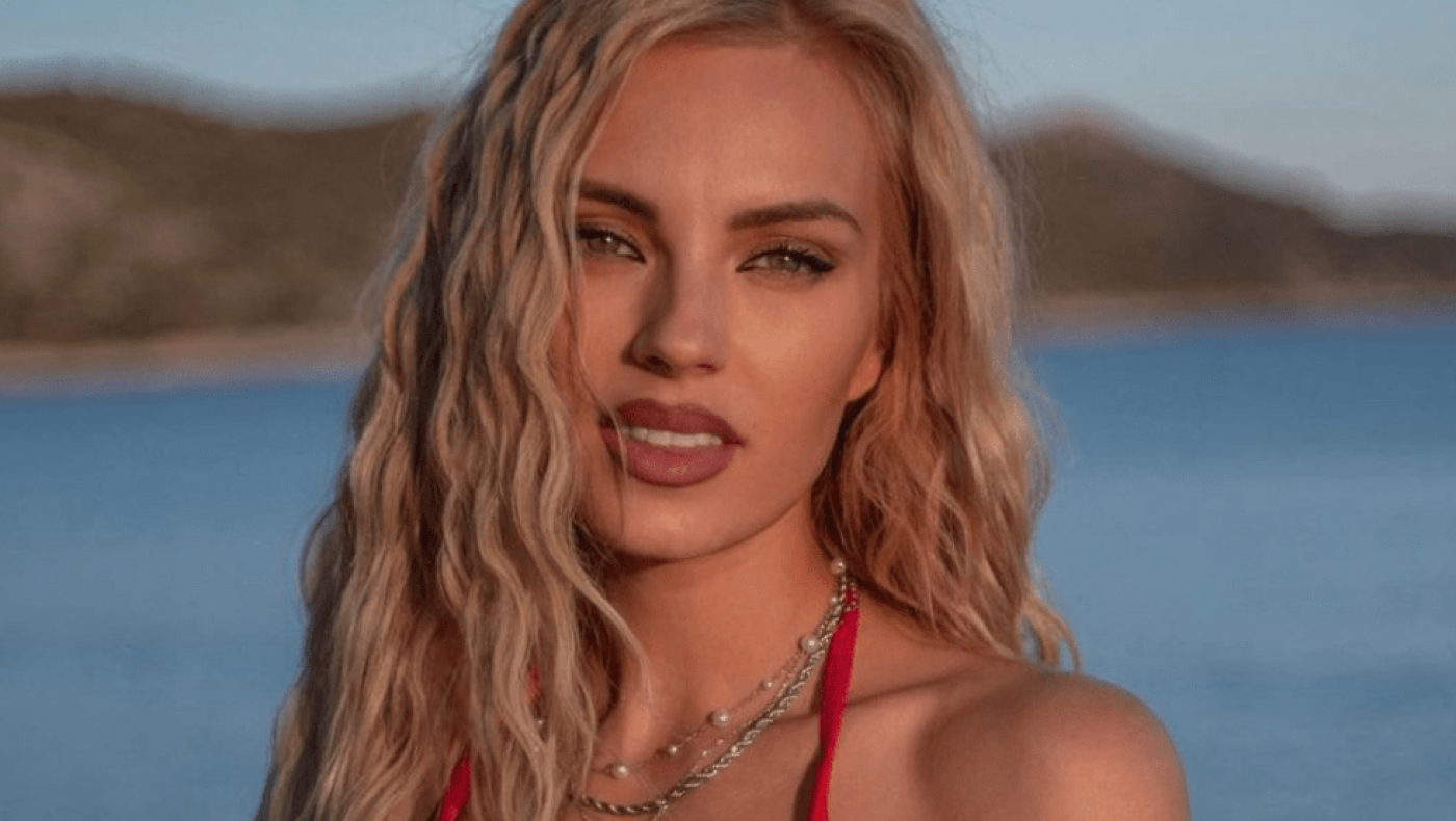 Τρελαίνει τη Μύκονο η Τζούλια Νόβα