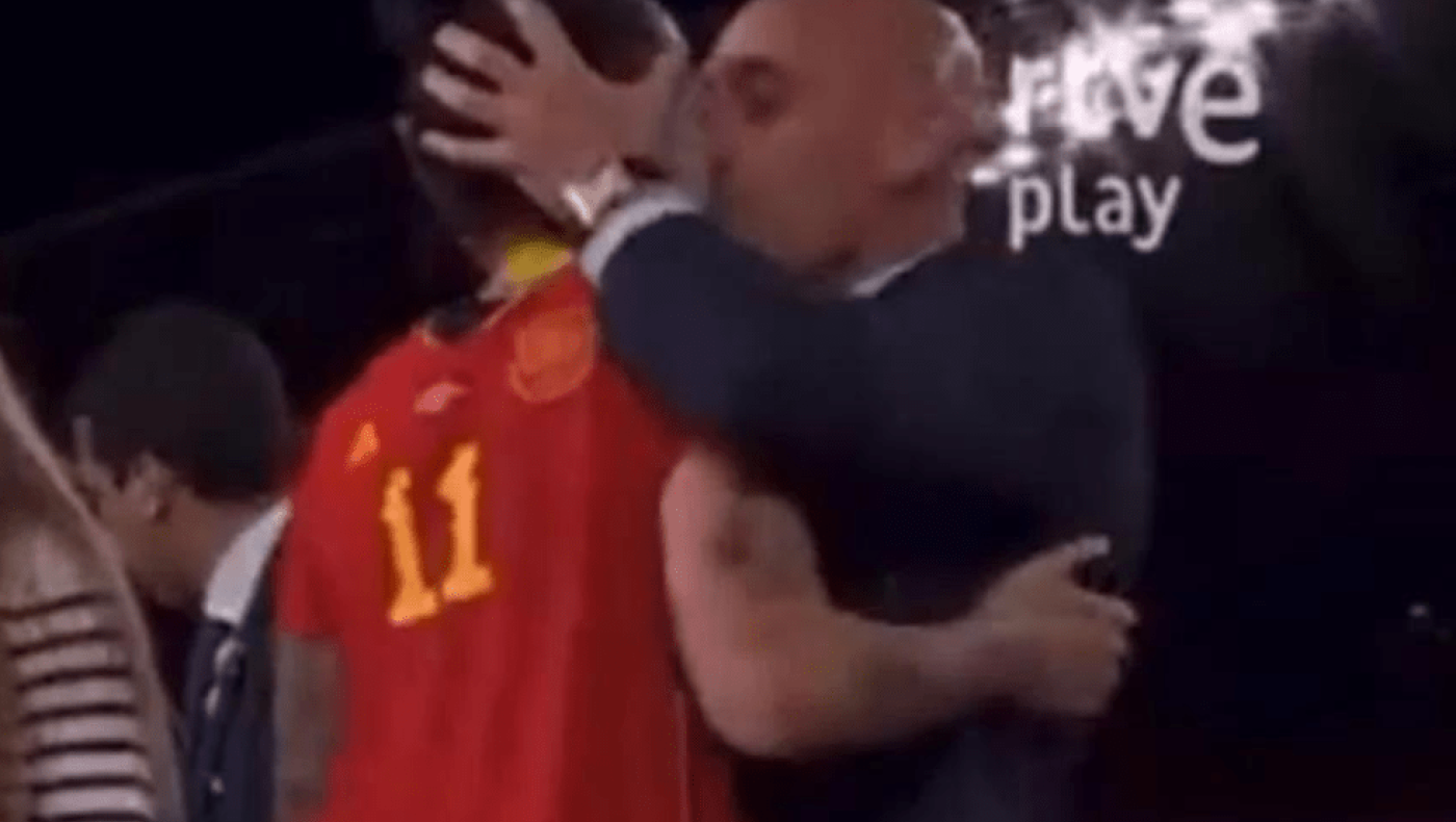 Ρουμπιάλες: Η FIFA τον παύει από τα καθήκοντά του για 90 μέρες