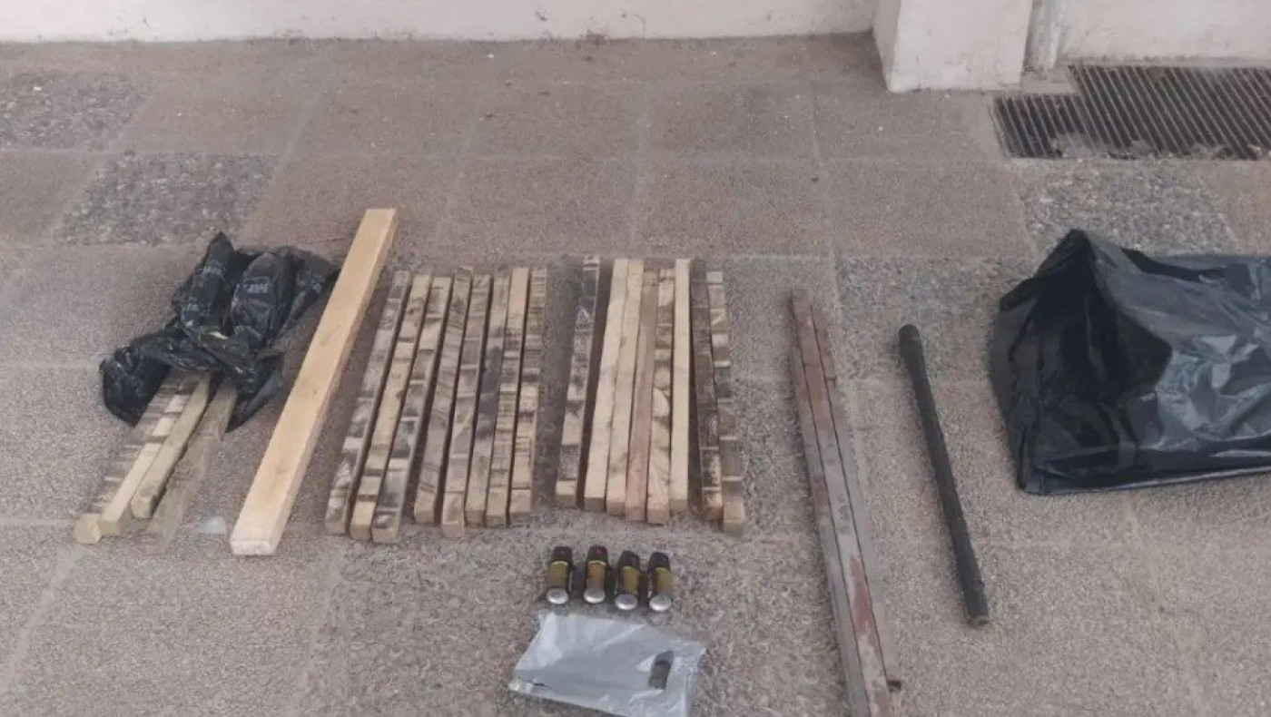 Συνεχείς έλεγχοι της ΕΛ.ΑΣ.: Κατασχέθηκαν στειλιάρια, συνελήφθη πρόεδρος συνδέσμου στη Θεσσαλονίκη