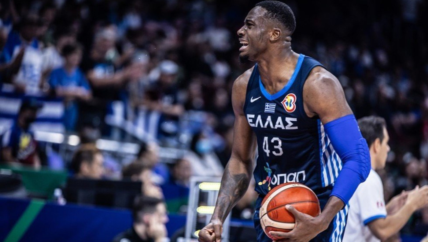 MundoBasket 2023: Το απίθανο καλάθι του Θανάση Αντετοκούνμπο στο Top-10 της δεύτερης ημέρας