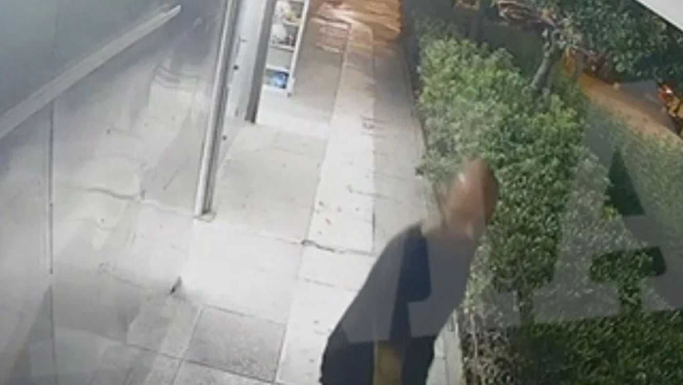 Βίντεο-ντοκουμέντο από τη στιγμή που ο άνδρας «καρφώνει» σύριγγα στην 26χρονη στην Καισαριανή