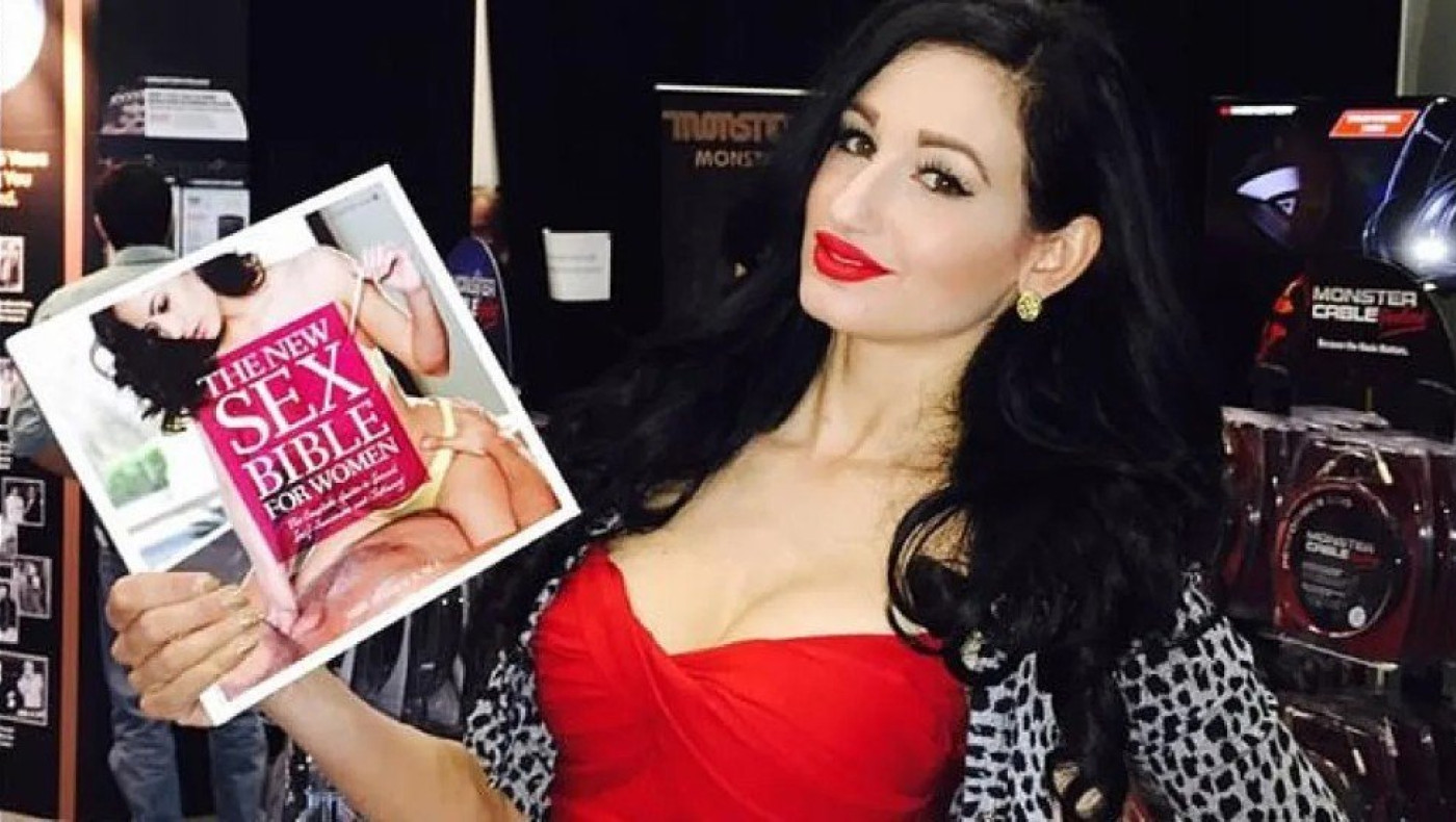 Έιμι Χάργουικ: Ξεκίνησε η δίκη για τον φόνο της διάσημης σεξοθεραπεύτριας και πρώην μοντέλου του Playboy