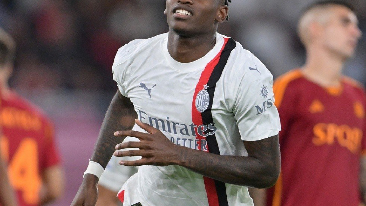 Η Μίλαν πέρασε από το «Ολίμπικο» και είναι μόνη στην κορυφή